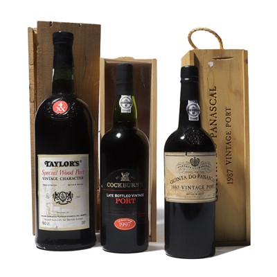 Lot 15 - 1 magnum and 2 bottles Mixed Port