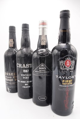 Lot 13 - 4 bottles and 4 half-bottles Mixed Ports