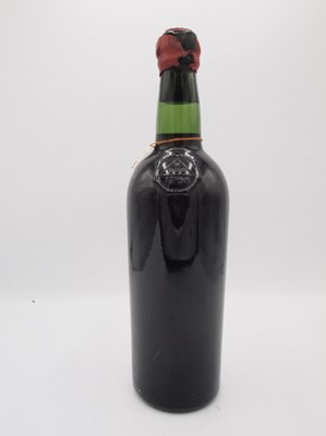 Lot 19 - 1 bottle 1962 Dow