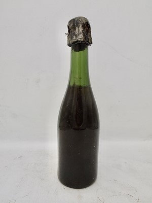 Lot 170 - 1 half-bottle 1950s Golden Guinea Champagne