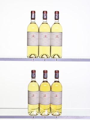 Lot 207 - 6 bottles 2002 Ch Pape Clement Blanc