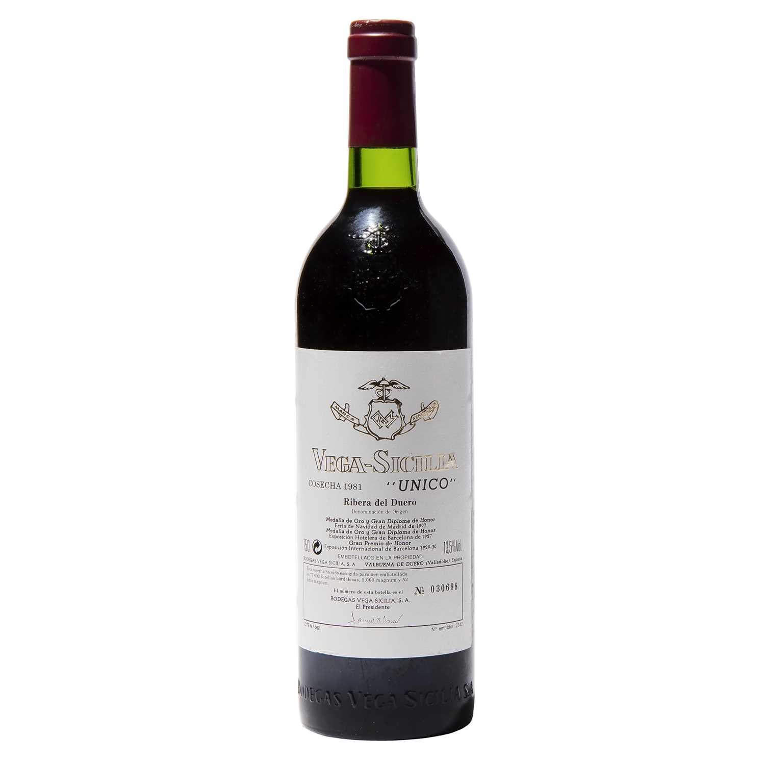 Lot 176 - 1 bottles 1981 Vega-Sicilia Unico